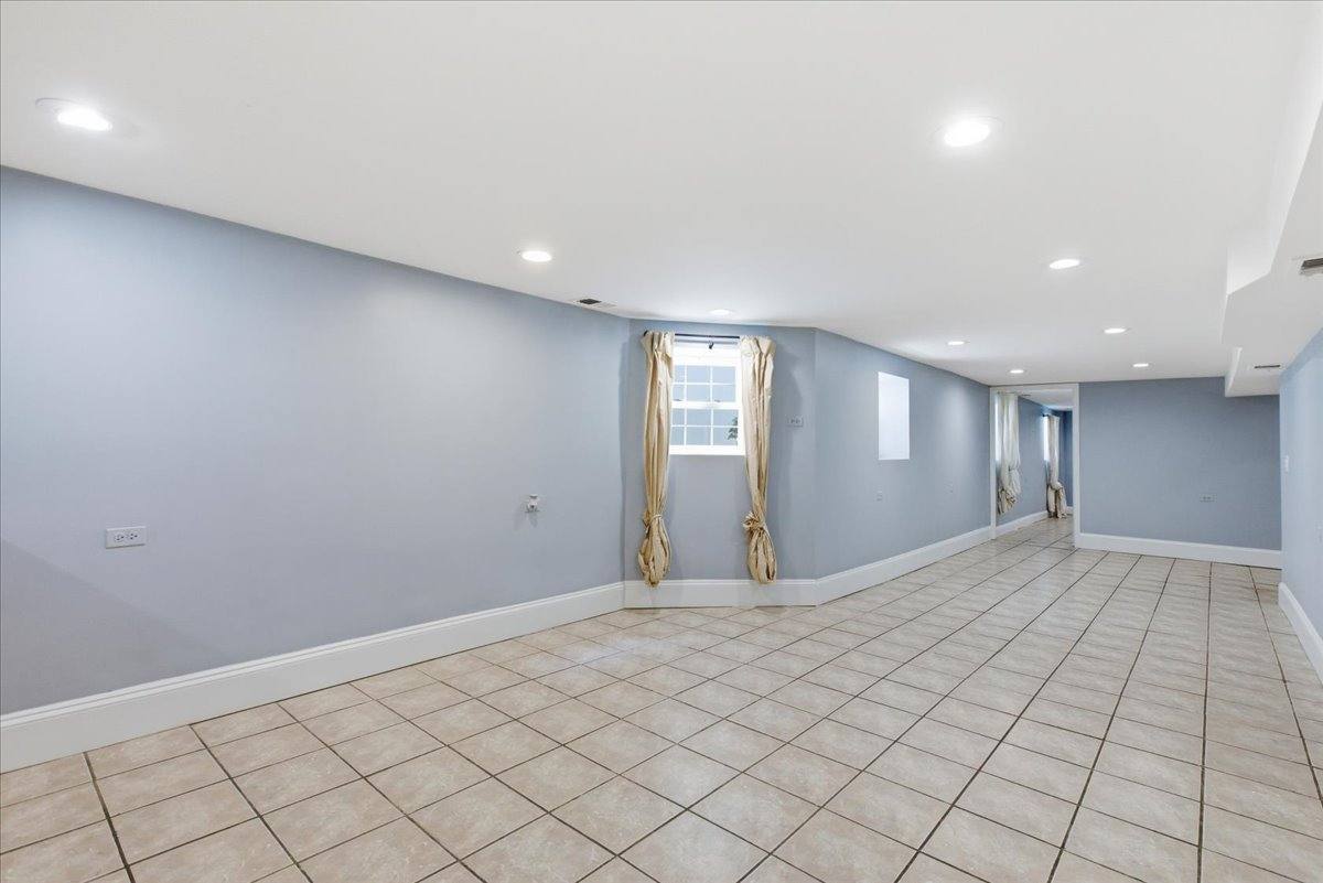 Apartment for rent at 2117 N Humboldt Blvd #G, Chicago, IL 60647