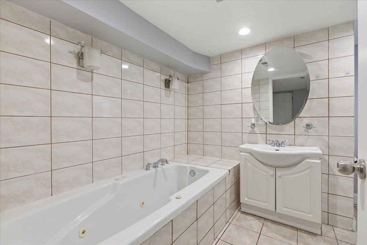 Apartment for rent at 2117 N Humboldt Blvd #G, Chicago, IL 60647