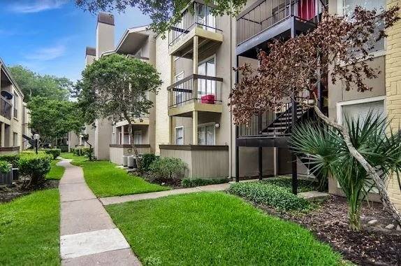 Apartment for rent at 10901 Meadowglen Lane #317B, Houston, TX 77042