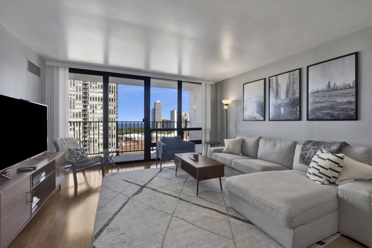 Apartment for rent at 1636 N Wells St #1605, Chicago, IL 60614