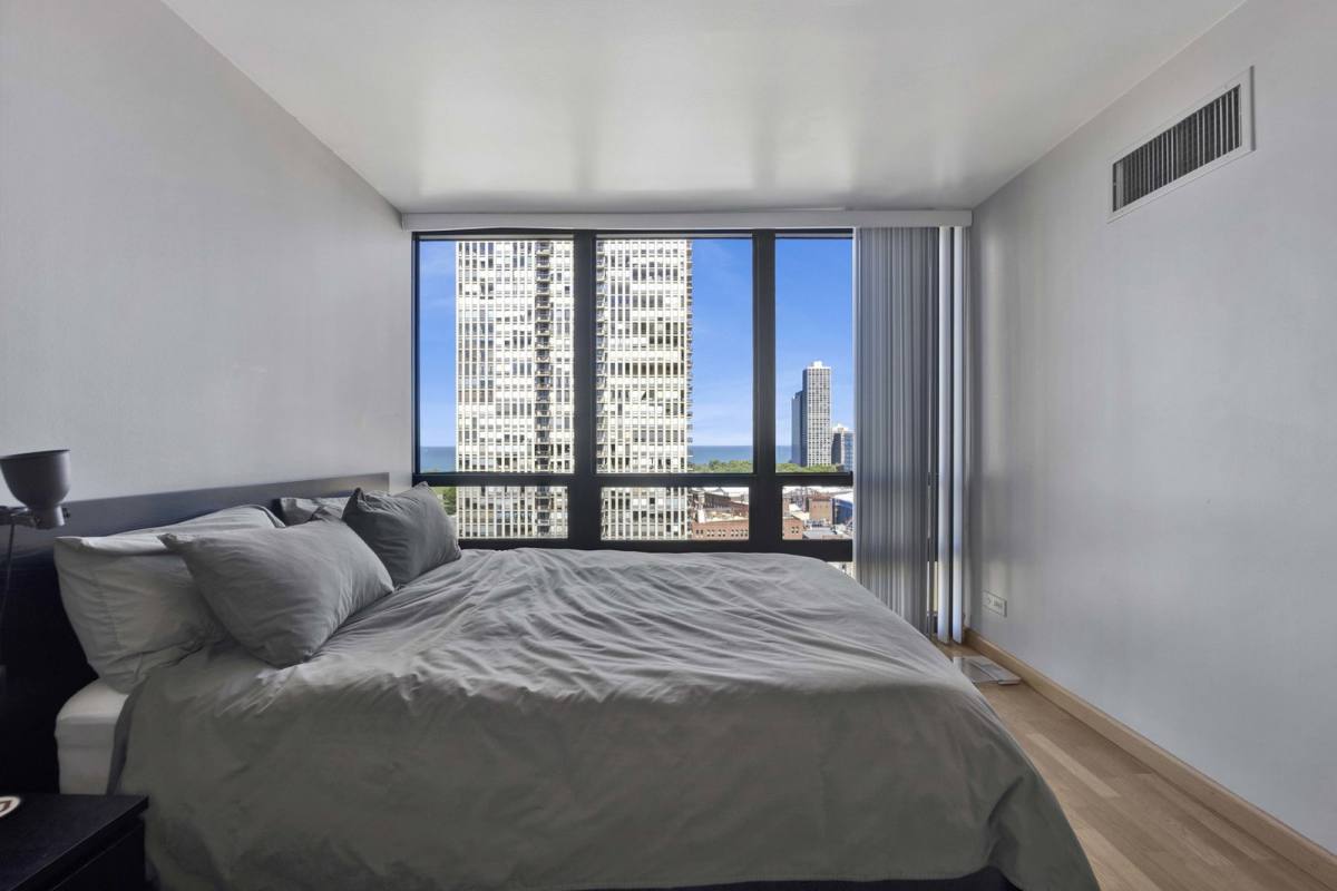 Apartment for rent at 1636 N Wells St #1605, Chicago, IL 60614