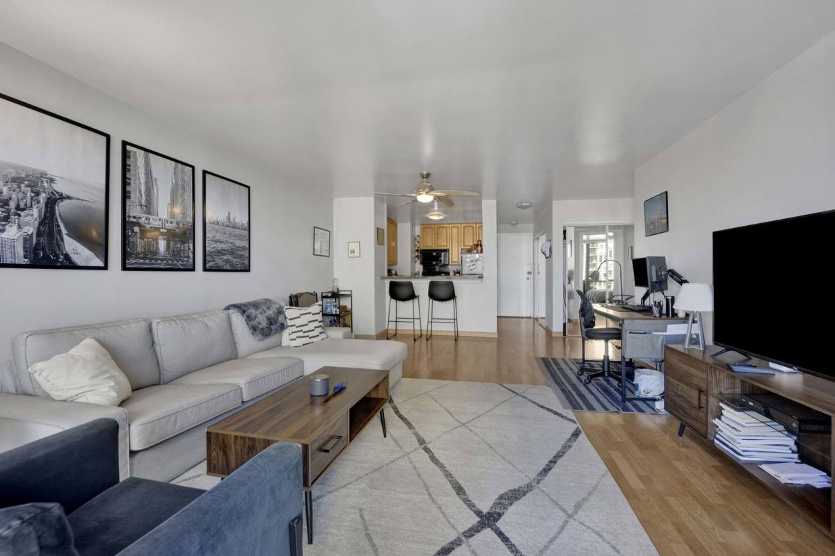 Apartment for rent at 1636 N Wells St #1605, Chicago, IL 60614
