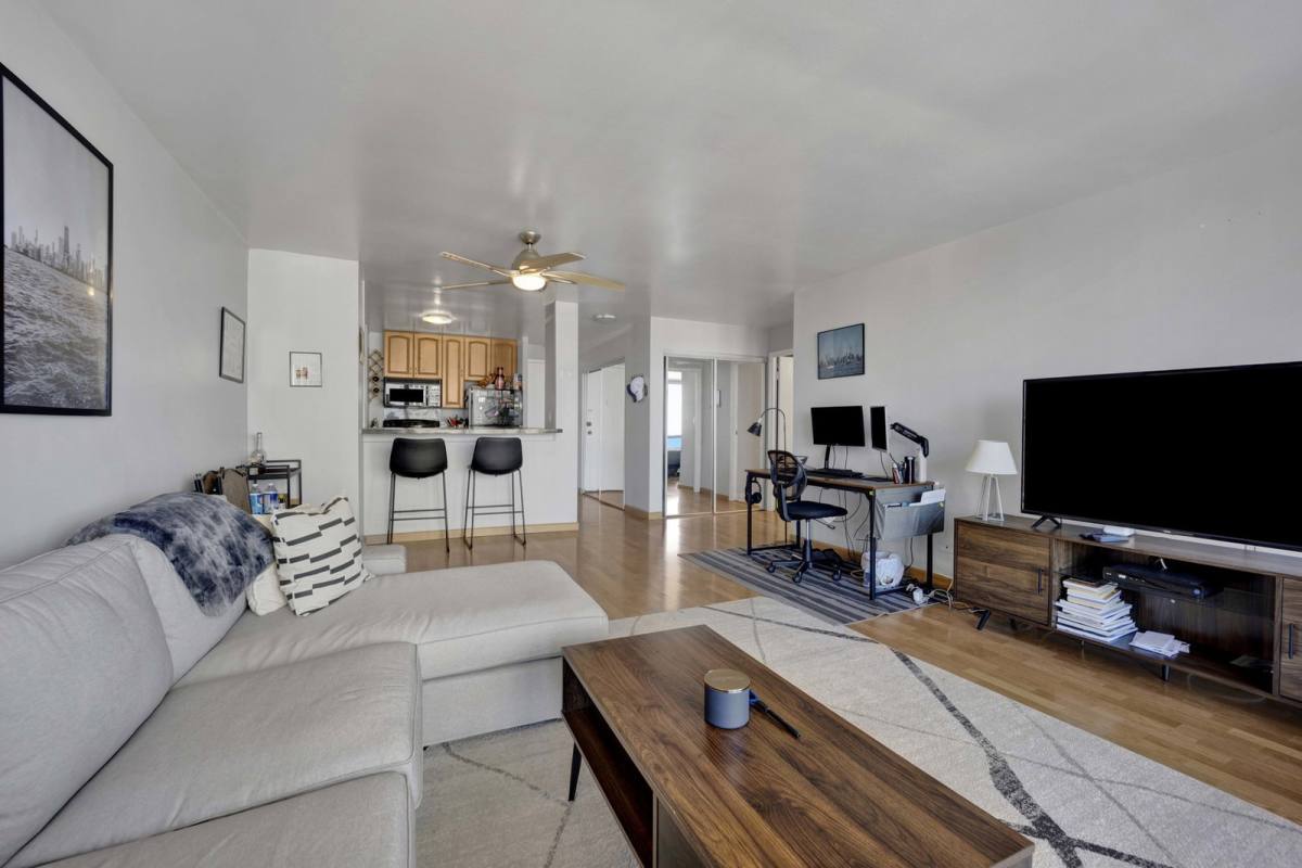 Apartment for rent at 1636 N Wells St #1605, Chicago, IL 60614