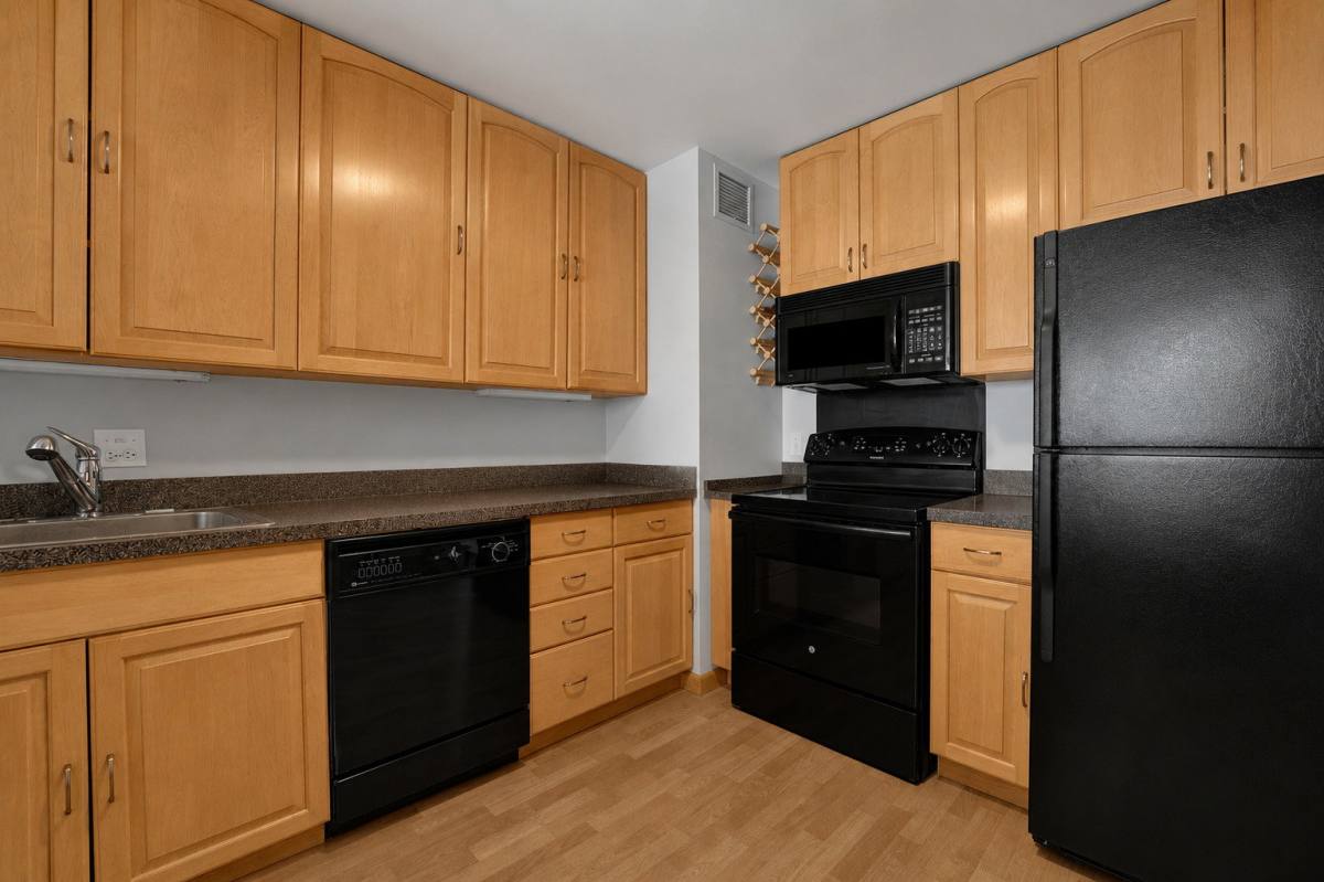 Apartment for rent at 1636 N Wells St #1605, Chicago, IL 60614
