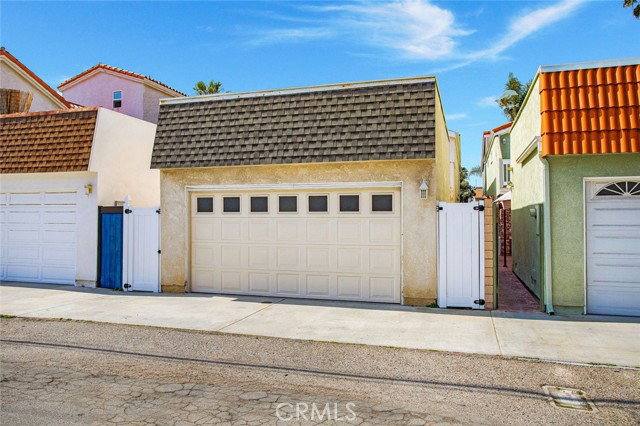 House for rent at 222 17th St, Huntington Beach, CA 92648