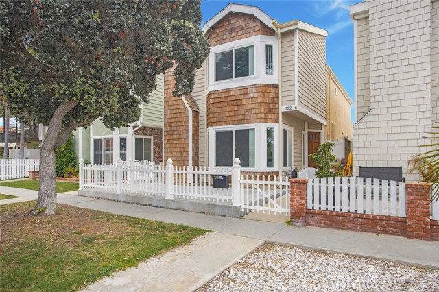 House for rent at 222 17th St, Huntington Beach, CA 92648
