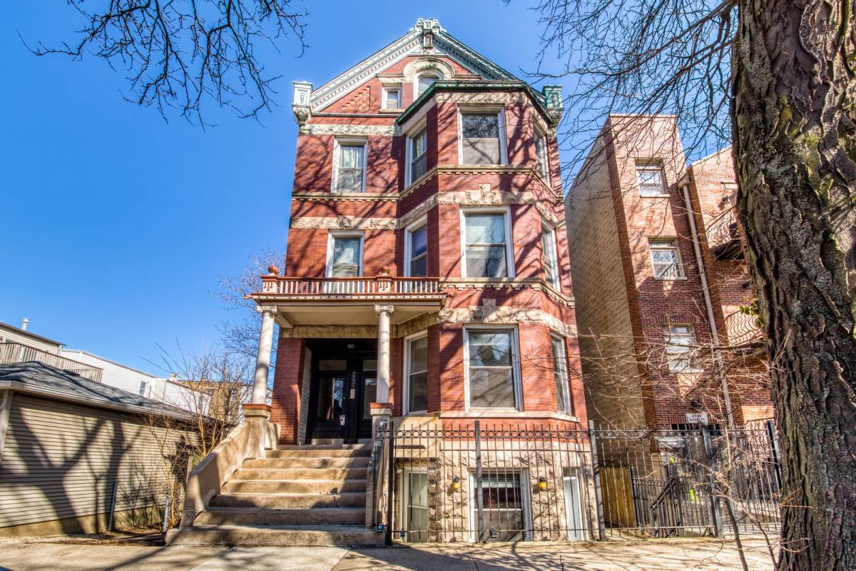 Apartment for rent at 2335 N Oakley Ave #2, Chicago, IL 60647