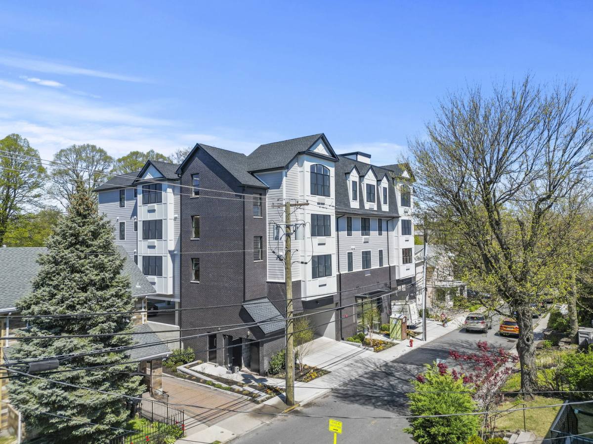 Apartment for rent at 2021 Jones Rd #104, Fort Lee, NJ 07024