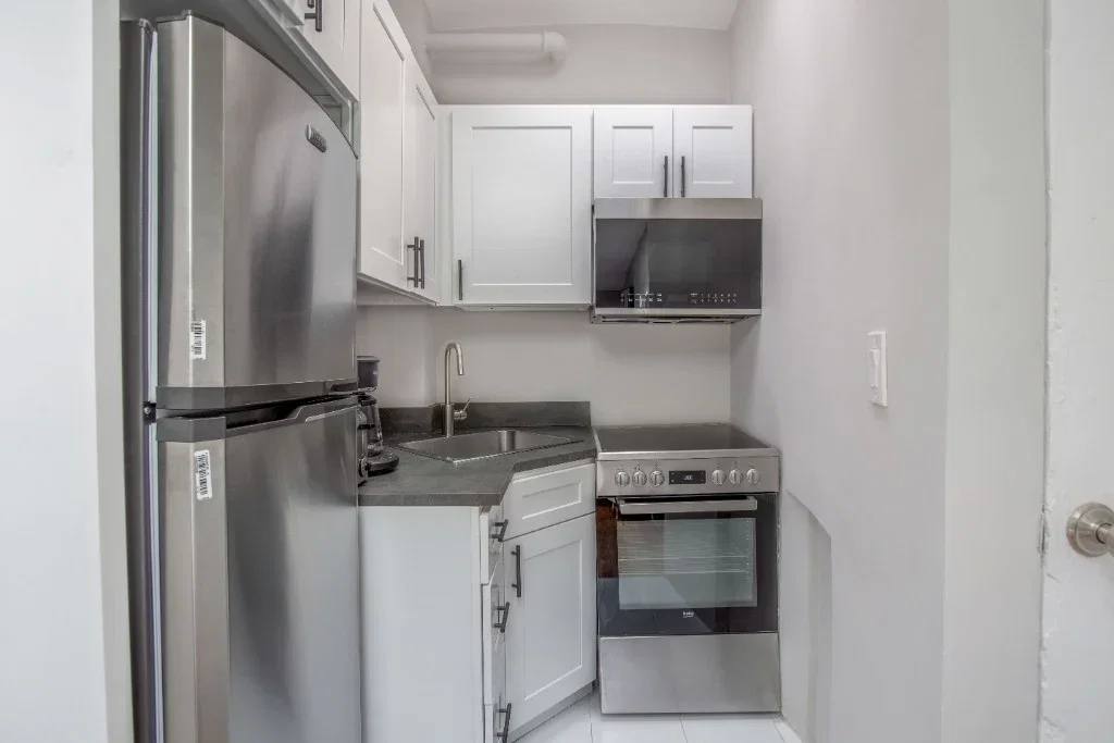 Apartment for rent at 17 Gay St #8, New York, NY 10014