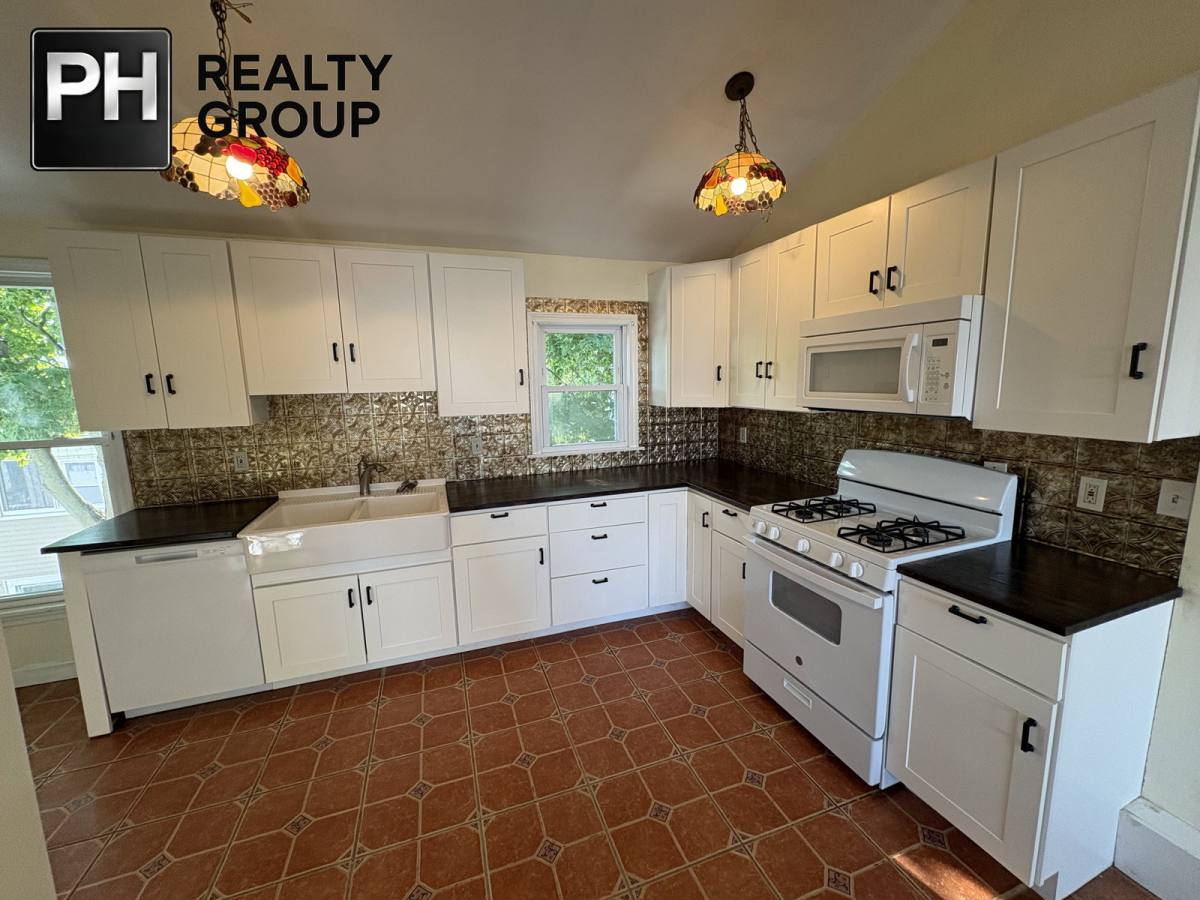Apartment for rent at 100 Summit Ave #2, Winthrop, MA 02152