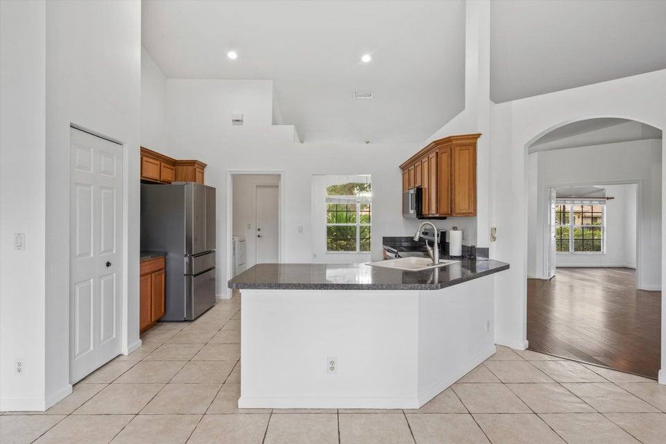 House for rent at 106 Fernwood Crescent, West Palm Beach, FL 33411
