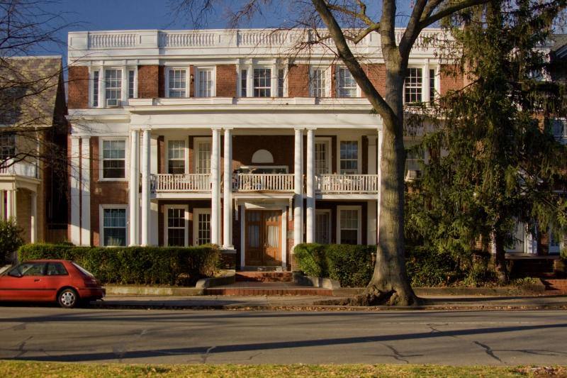 Apartment for rent at 3009 Monument Ave #9, Richmond, VA 23221