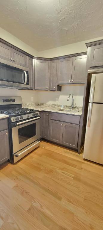 297-301 Flint St, Fall River, MA 02723 - Apartment for Rent