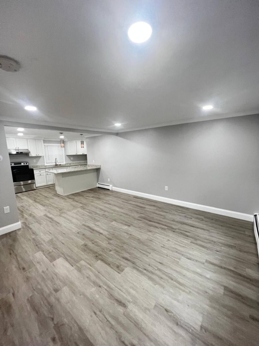 Townhouse for rent at 394 Greenwood St #B, Millbury, MA 01527