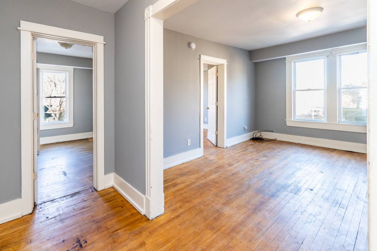 Apartment for rent at 568 N Farrington St #1, Saint Paul, MN 55103