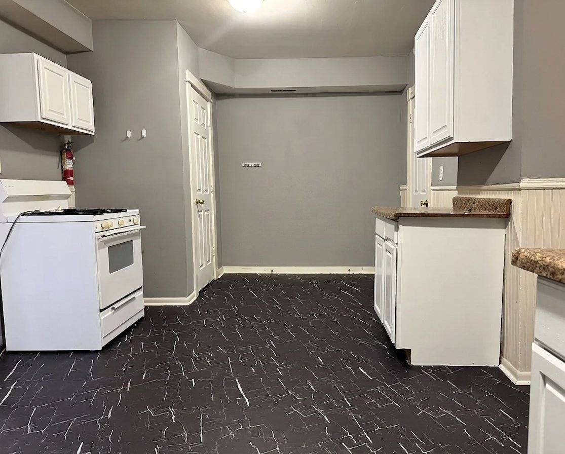 Apartment for rent at 568 N Farrington St #1, Saint Paul, MN 55103
