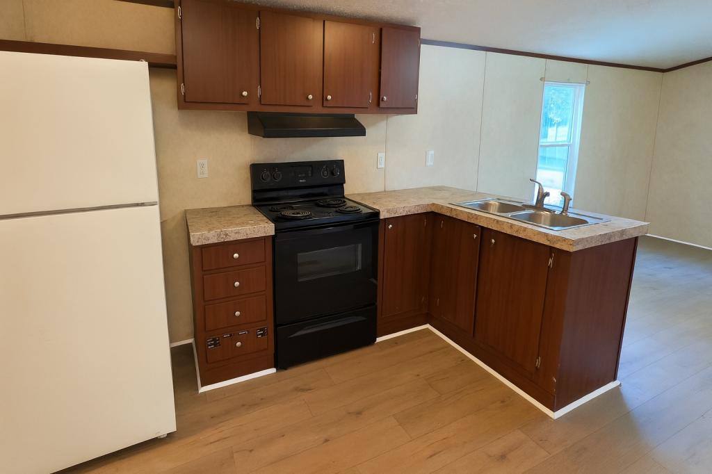 House for rent at 350 N E St Hartsville, Seymour, IN 47274