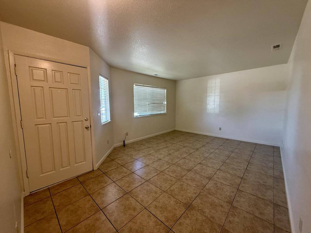 House for rent at 537 Center St, Oakdale, CA 95361