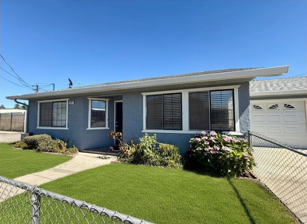 House for rent at 537 Center St, Oakdale, CA 95361
