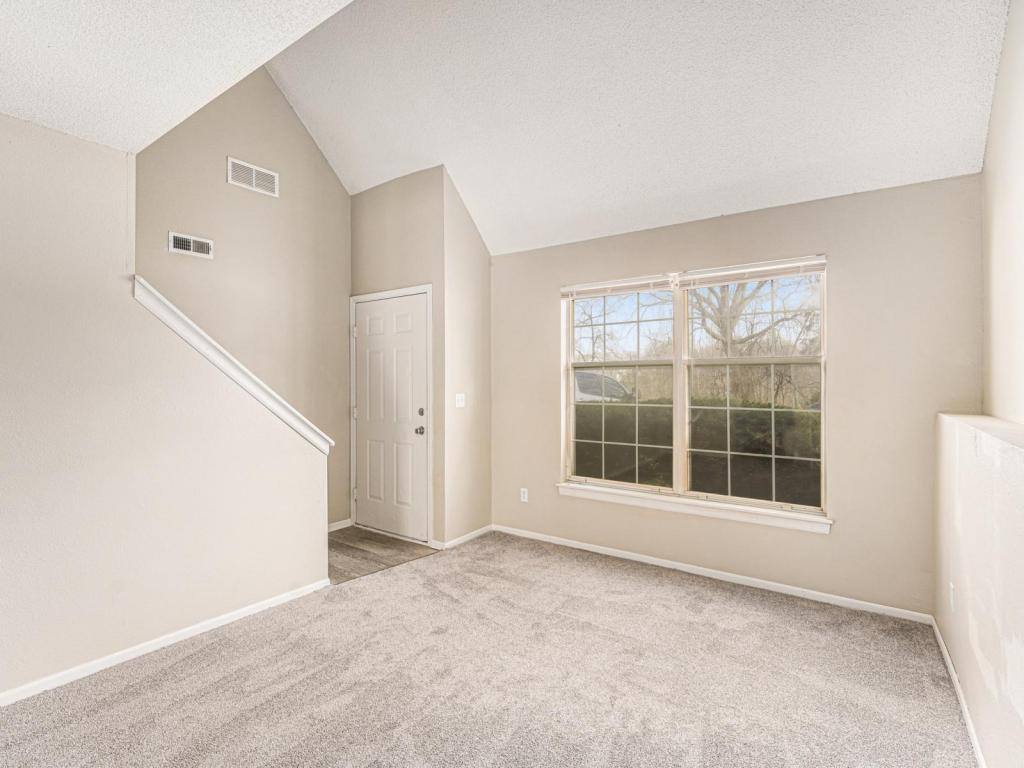 House for rent at 810 SW Pinebrook Village Court, Blue Springs, MO 64015