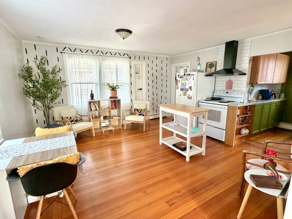 Townhouse for rent at 71 Commodore St #2, Providence, RI 02904