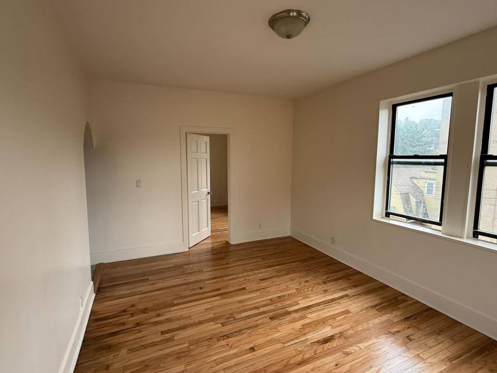 Apartment for rent at 497 Van Cortlandt Park Ave, Yonkers, NY 10701