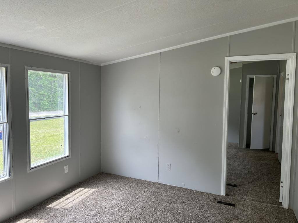 House for rent at 492 E Smallwood Rd, Effingham, SC 29541