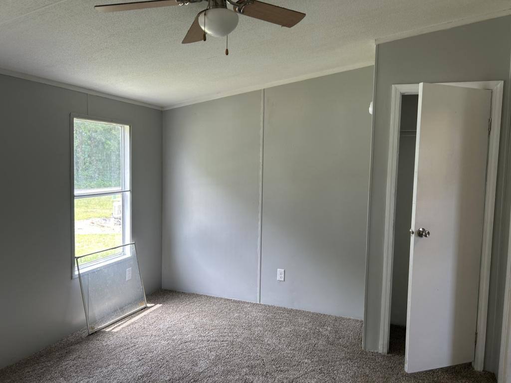 House for rent at 492 E Smallwood Rd, Effingham, SC 29541