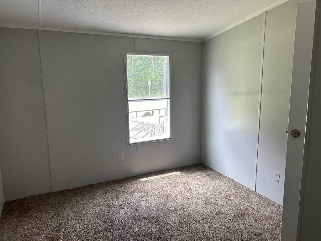 House for rent at 492 E Smallwood Rd, Effingham, SC 29541