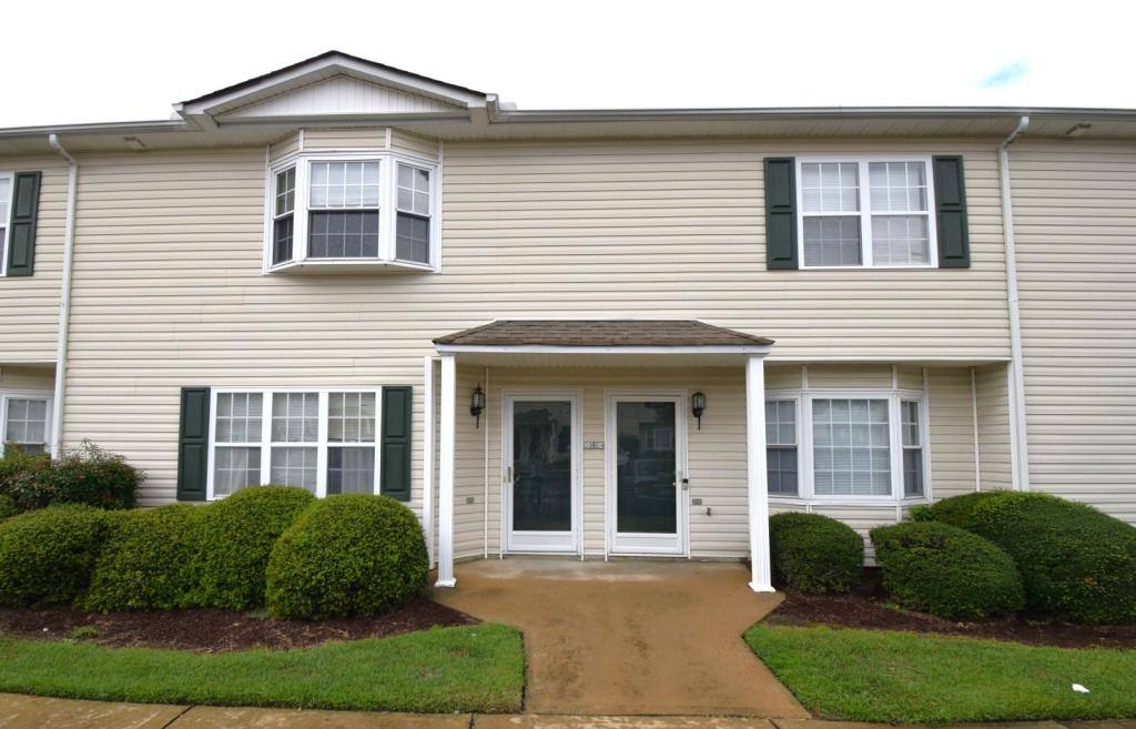Townhouse for rent at 2325 Vineyard Dr, C3, Winterville, NC 28590