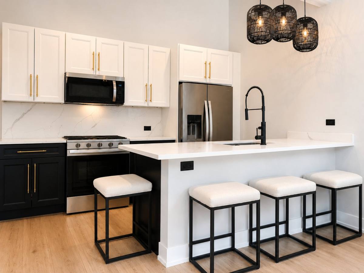 Apartment for rent at 1311 N Rockwell #2, Chicago, IL 60622