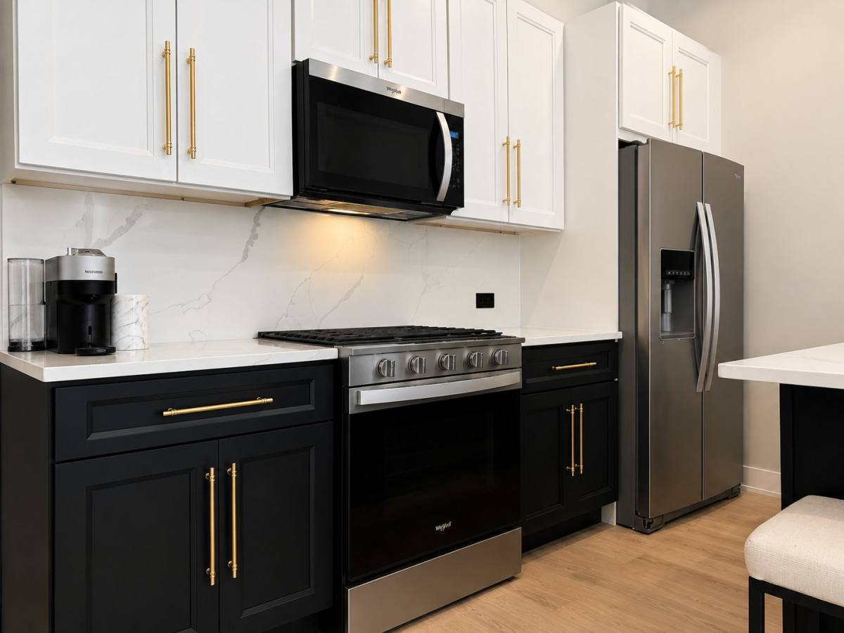 Apartment for rent at 1311 N Rockwell #2, Chicago, IL 60622