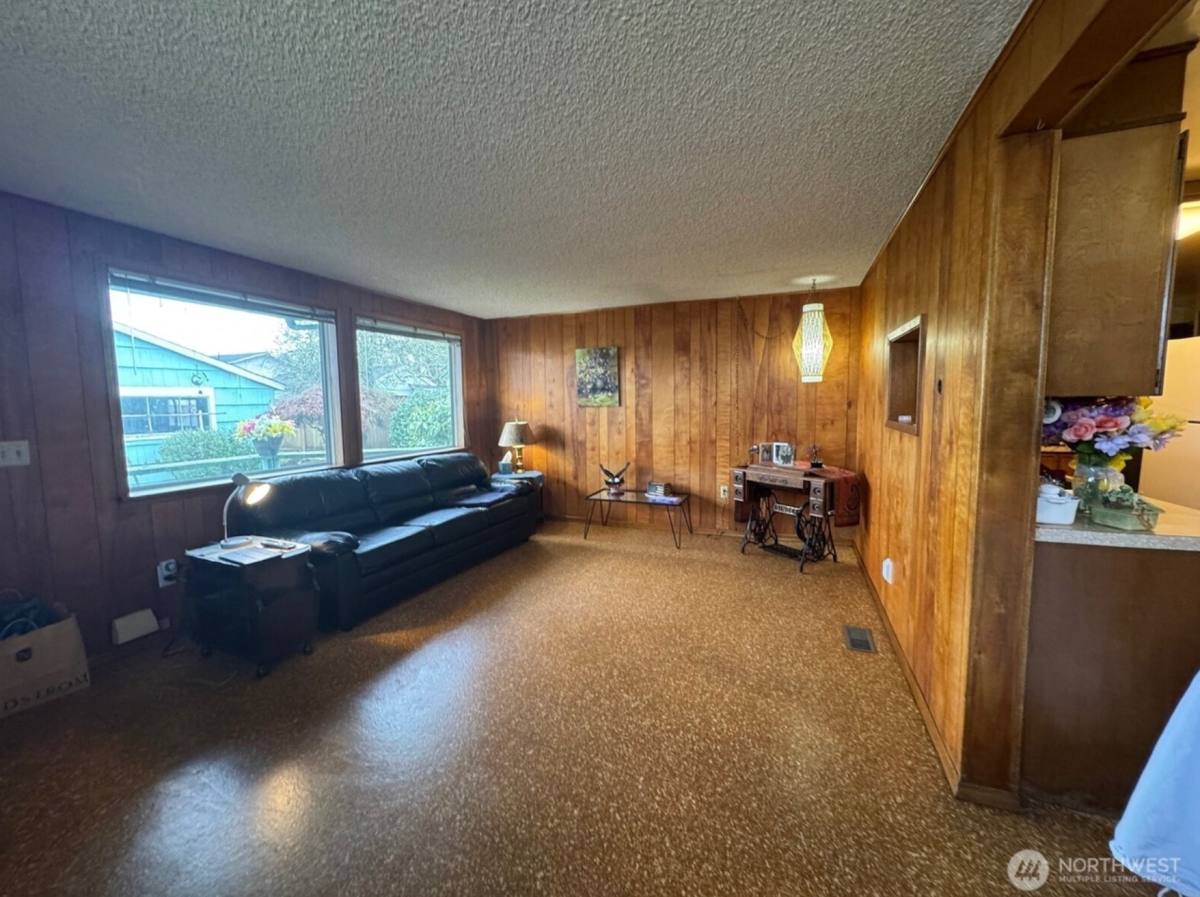 House for rent at 4942 Beacon Ave S, Seattle, WA 98108