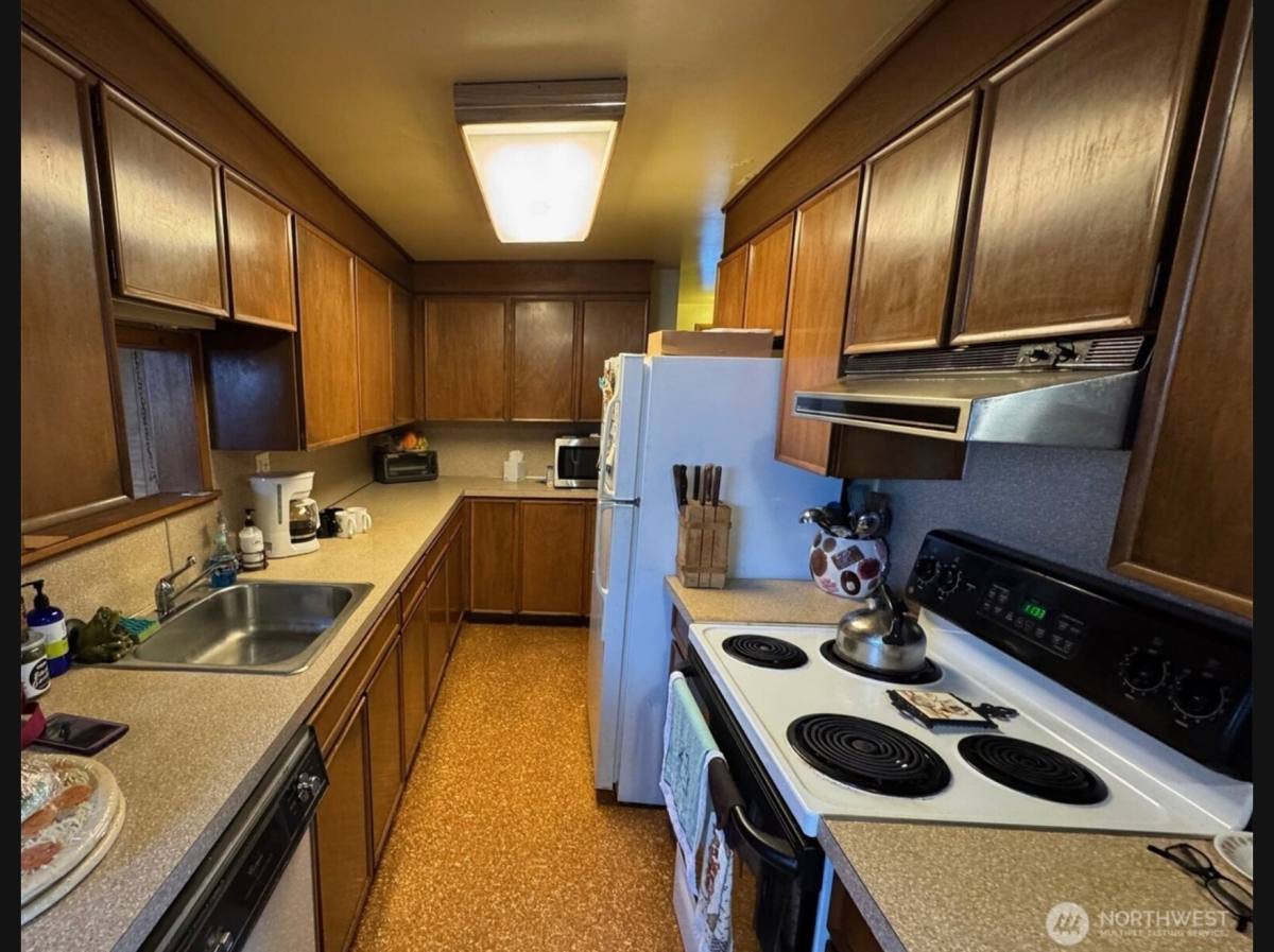 House for rent at 4942 Beacon Ave S, Seattle, WA 98108