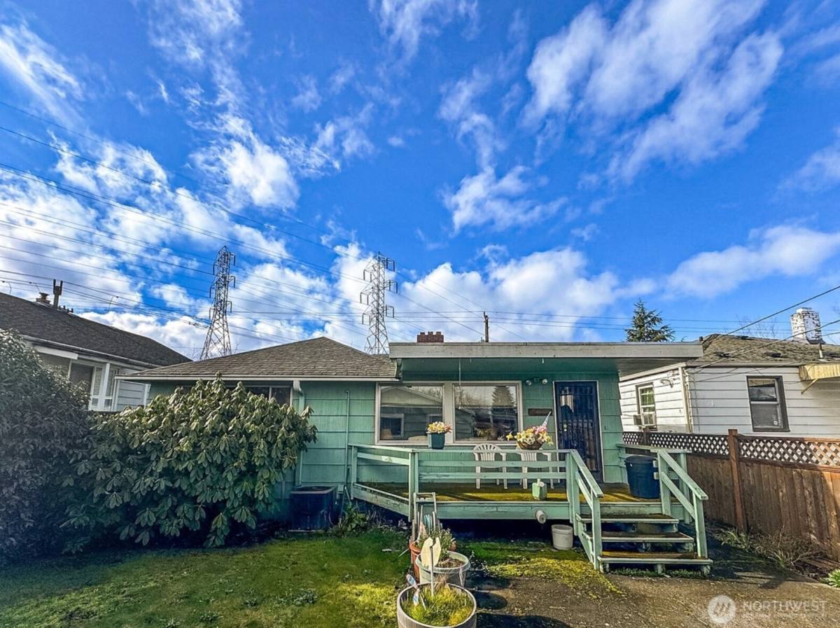 House for rent at 4942 Beacon Ave S, Seattle, WA 98108
