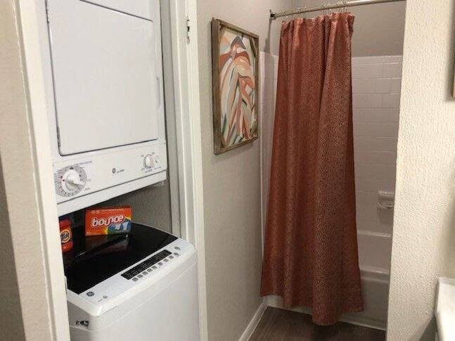 Apartment for rent at 10901 Meadowglen Lane #270A, Houston, TX 77042