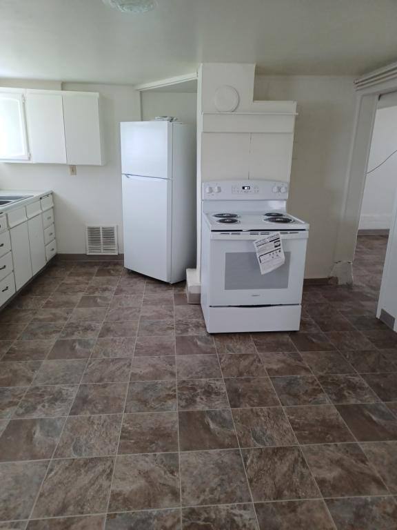 House for rent at 125 N 16th St #A, Saint Helens, OR 97051