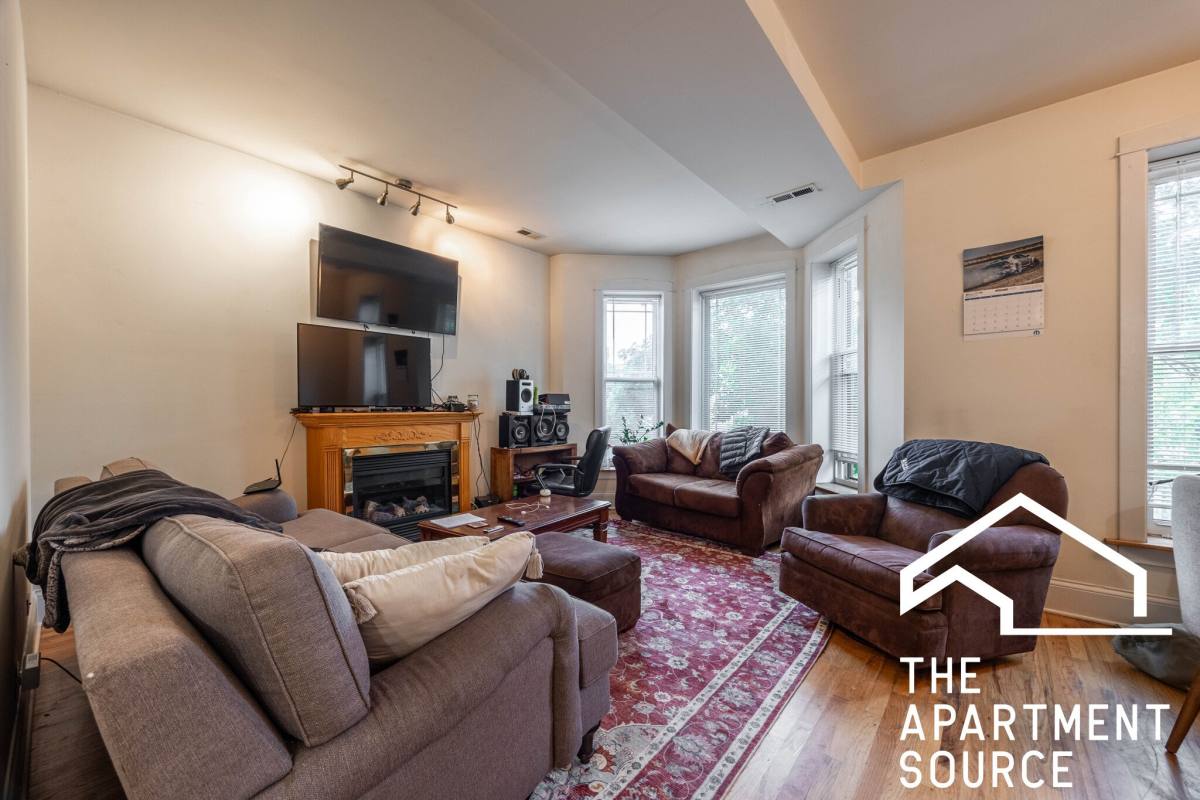 Apartment for rent at 1935 N Wood St #2, Chicago, IL 60622