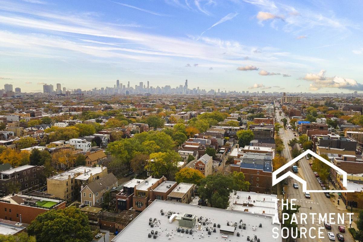 Apartment for rent at 3839 N Greenview Ave #1W, Chicago, IL 60613