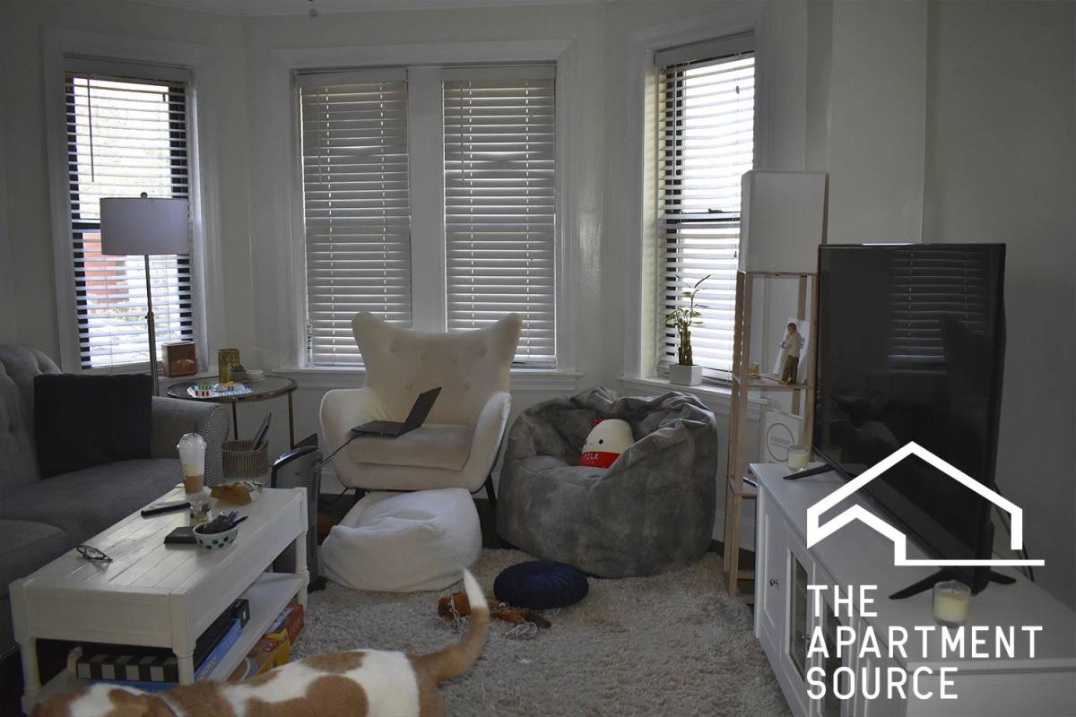 Apartment for rent at 3839 N Greenview Ave #1W, Chicago, IL 60613