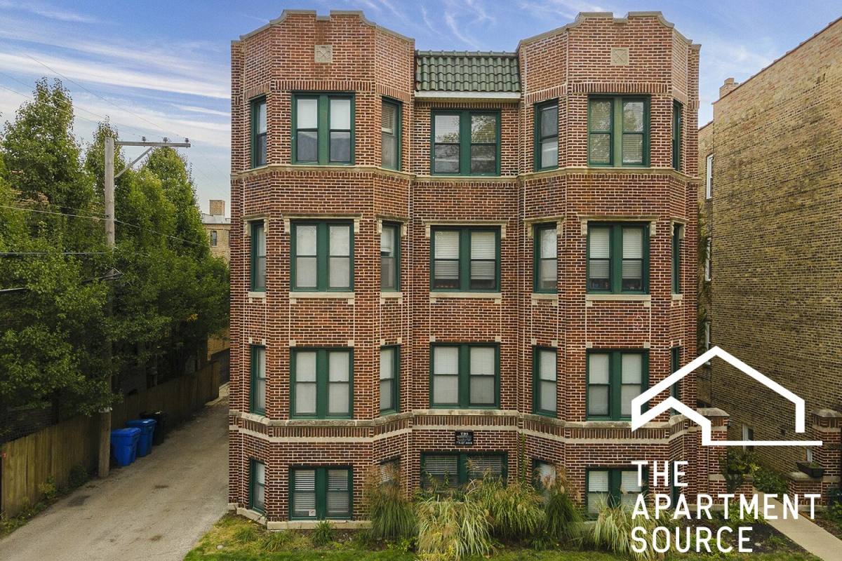 Apartment for rent at 3839 N Greenview Ave #1W, Chicago, IL 60613