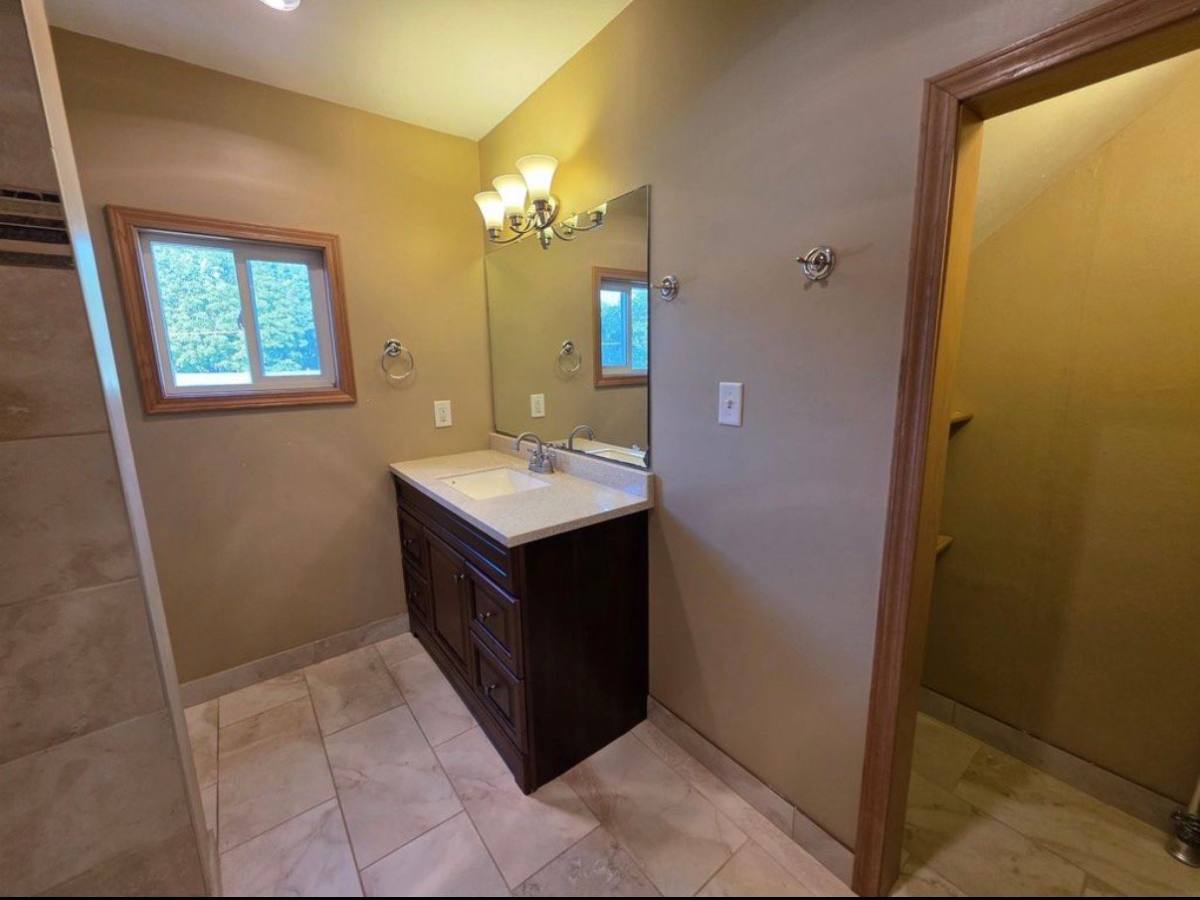 House for rent at 432 Auburn St, Waterloo, IA 50701