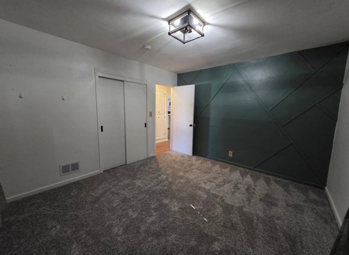 House for rent at 432 Auburn St, Waterloo, IA 50701