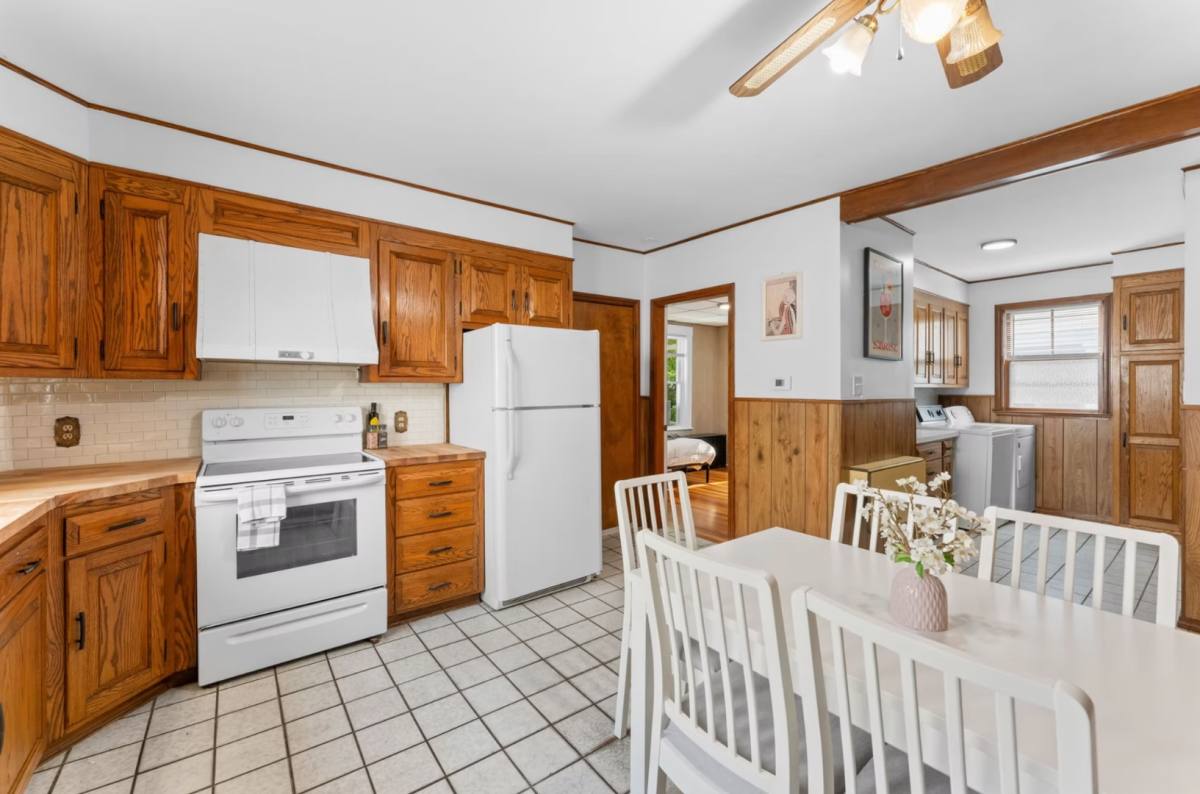 Apartment for rent at 29 Harbor St, Salem, MA 01970