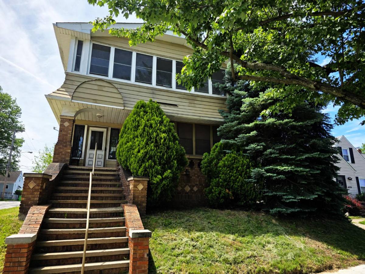 Apartment for rent at 4878 E 93rd St #4878, Cleveland, OH 44125