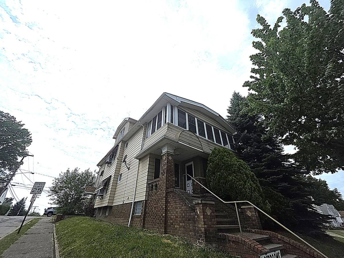 Apartment for rent at 4878 E 93rd St #4878, Cleveland, OH 44125