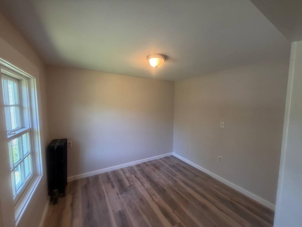 Apartment for rent at 1382 Hope St, Bristol, RI 02809