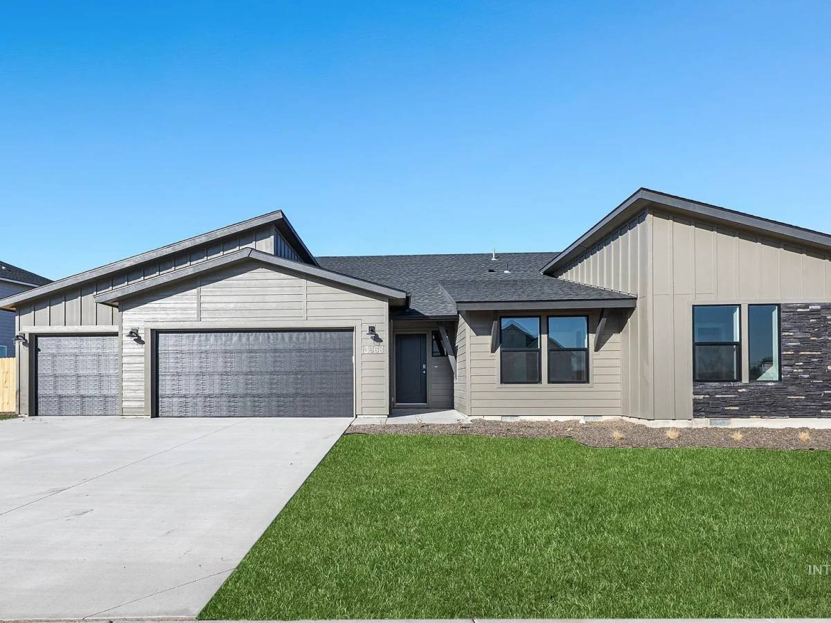 House for rent at 3831 W Piscina Dr, Meridian, ID 83642