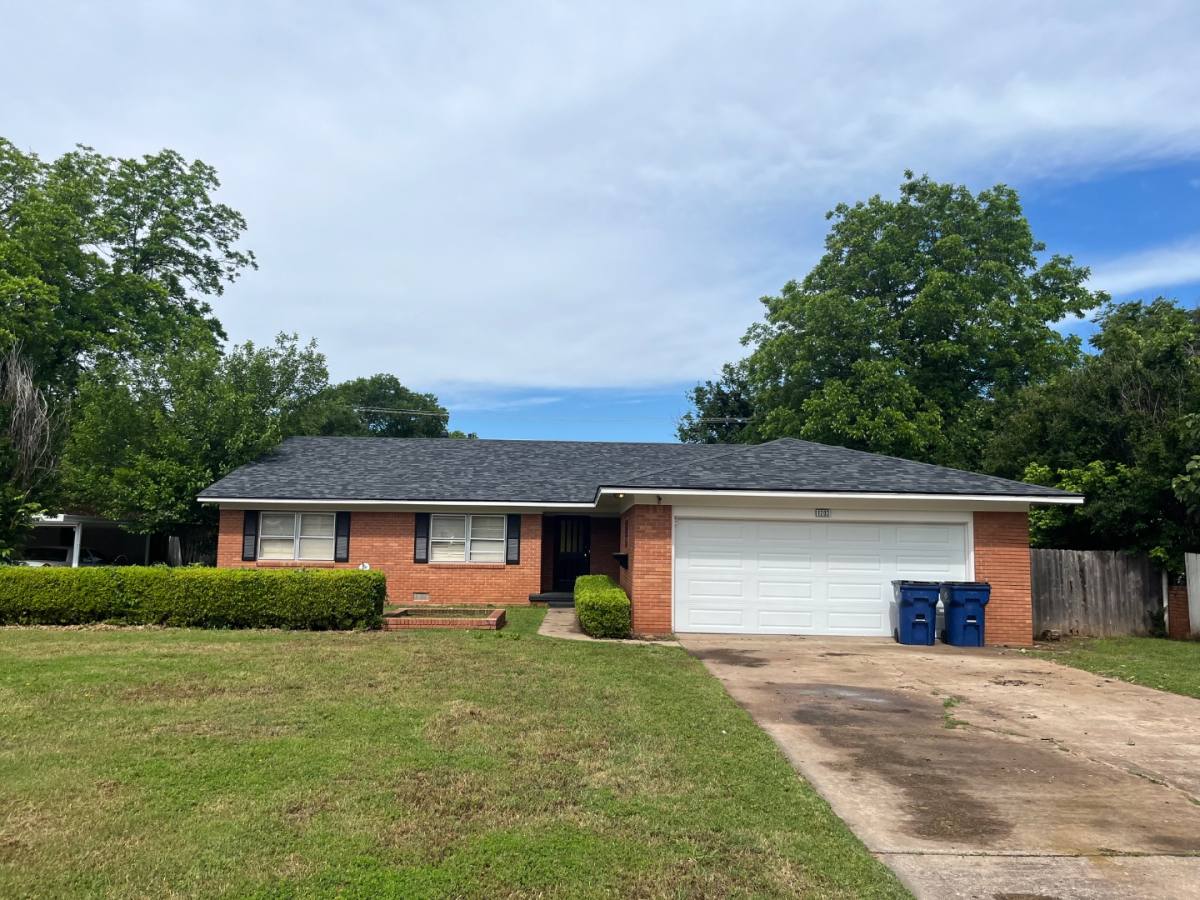1203 N 13th St, Duncan, OK 73533 - House for Rent