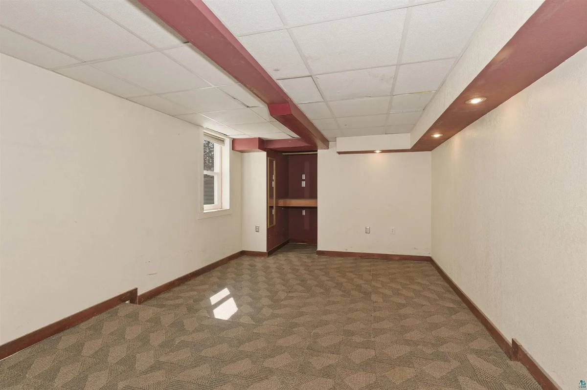 House for rent at 221 Snelling Ave, Duluth, MN 55811